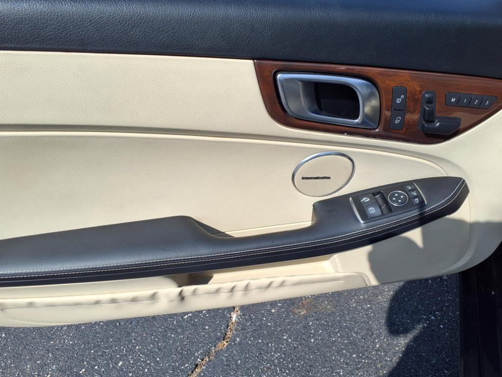 Used 2014 Mercedes-Benz SLK 250 image 16