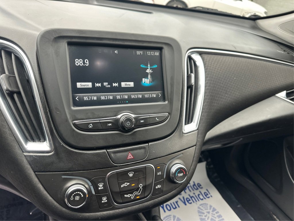 Used 2016 Chevrolet Malibu LT FWD image 27