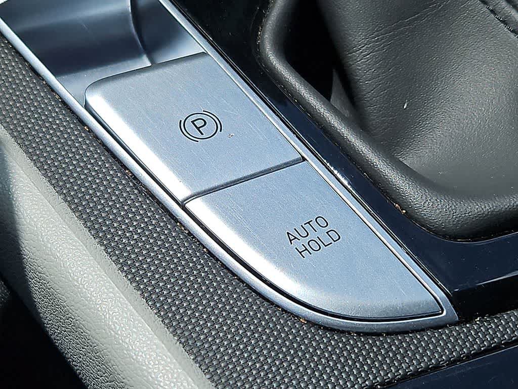 Used 2025 Hyundai Elantra Limited FWD image 29