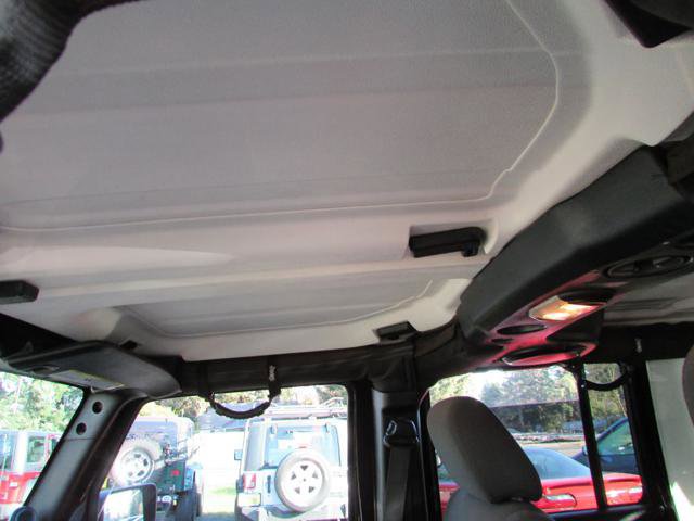 Used 2012 Jeep Wrangler Unlimited Sahara AWD/4WD image 13