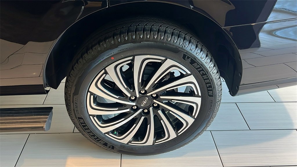 New 2025 Lincoln Navigator Black Label image 4