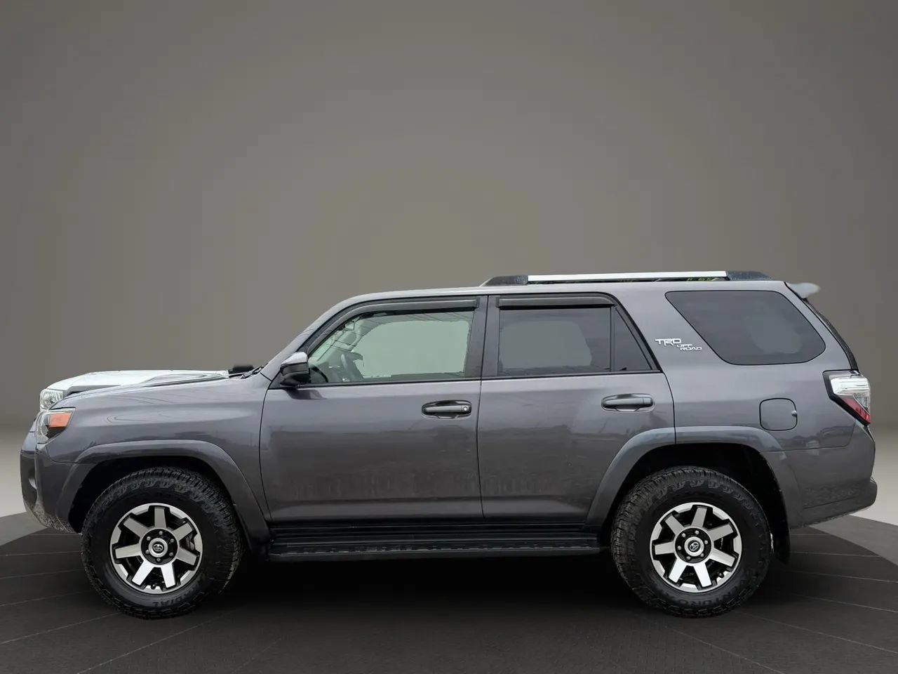 Used 2017 Toyota 4Runner TRD Off-Road AWD/4WD image 7