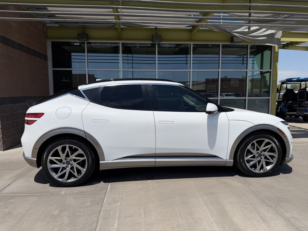 Used 2023 Genesis GV60 Advanced AWD/4WD image 9