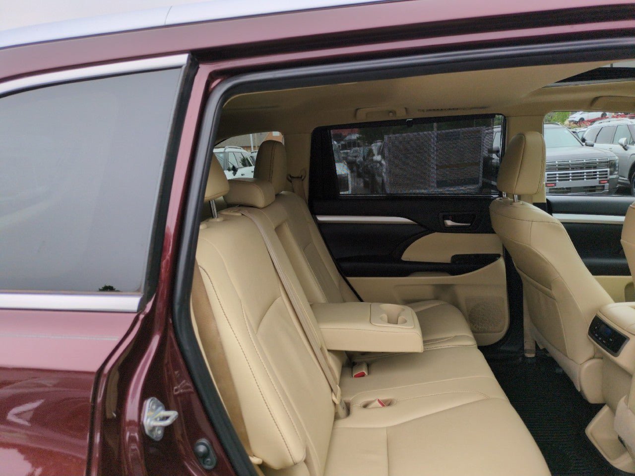 Used 2019 Toyota Highlander XLE FWD image 45