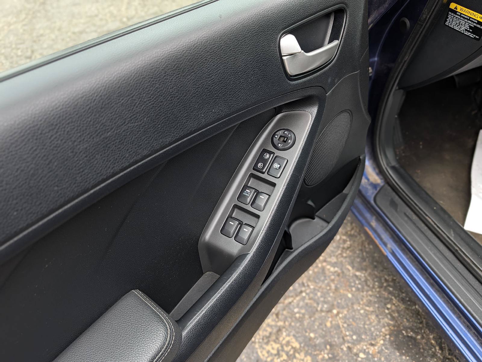 Used 2017 Kia Forte LX FWD image 26