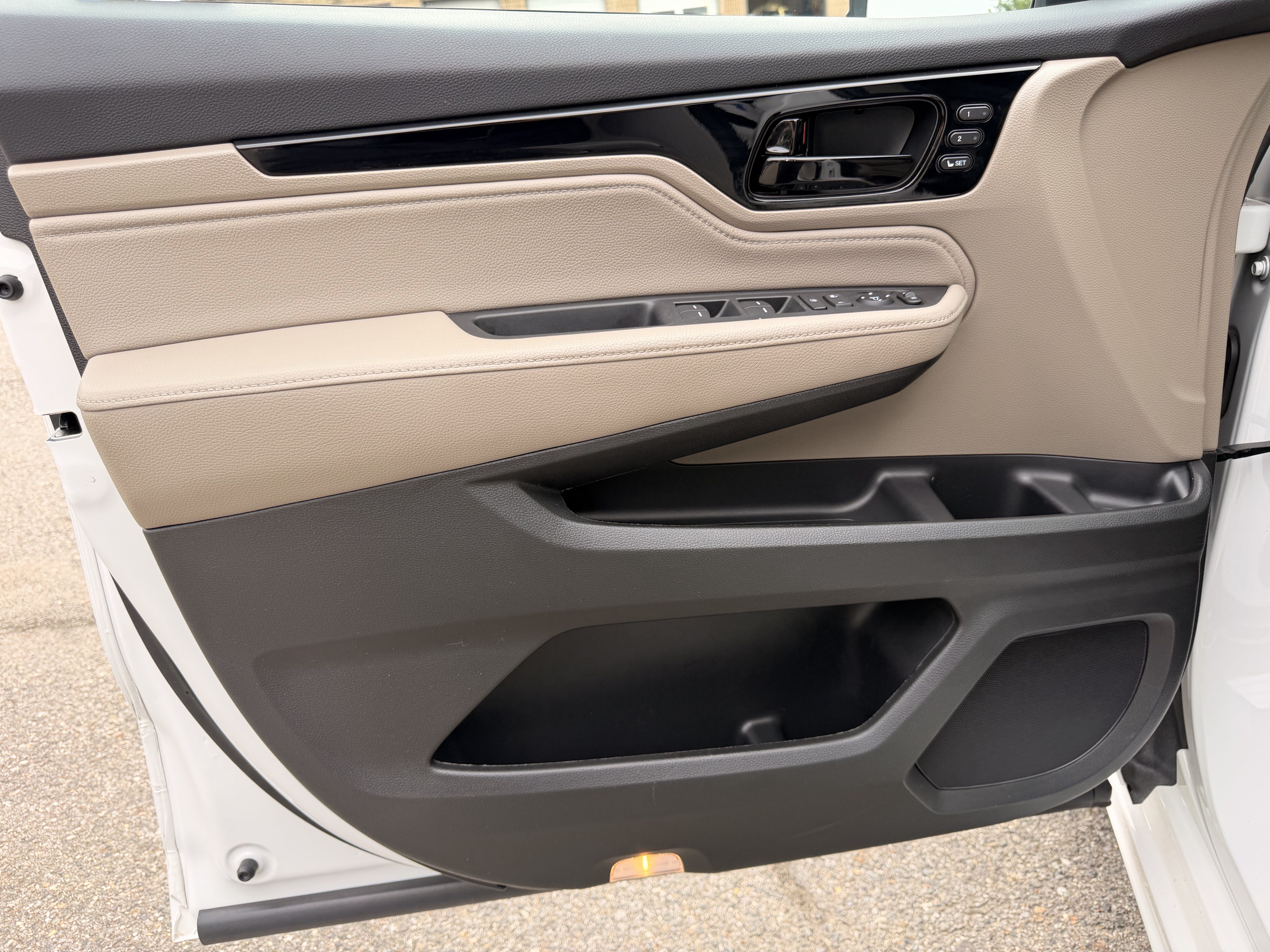 Certified 2024 Honda Odyssey Touring image 11