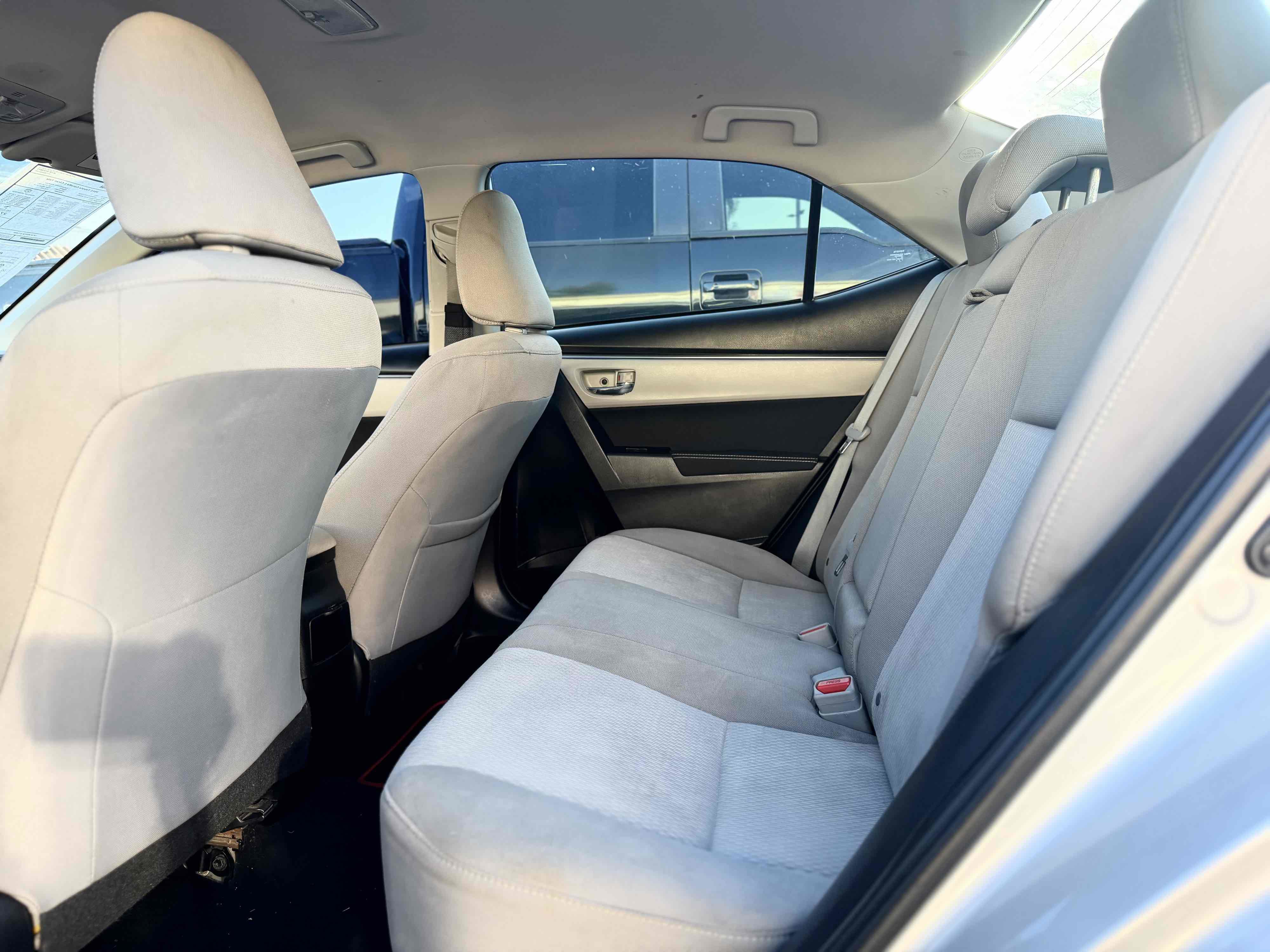 Used 2015 Toyota Corolla LE FWD image 16