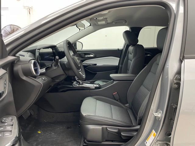 New 2026 Chevrolet Trax LT w/ Driver Confidence Package FWD image 8
