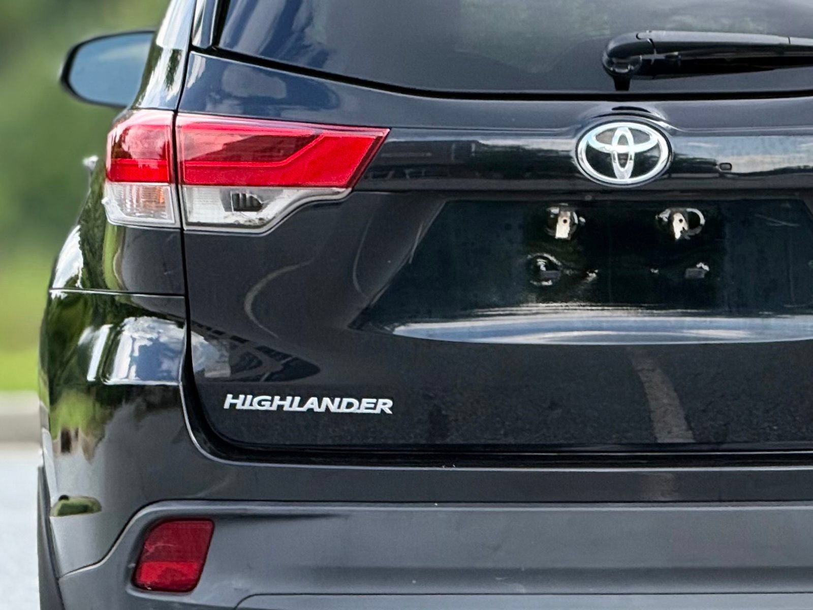 Used 2019 Toyota Highlander XLE AWD/4WD image 16