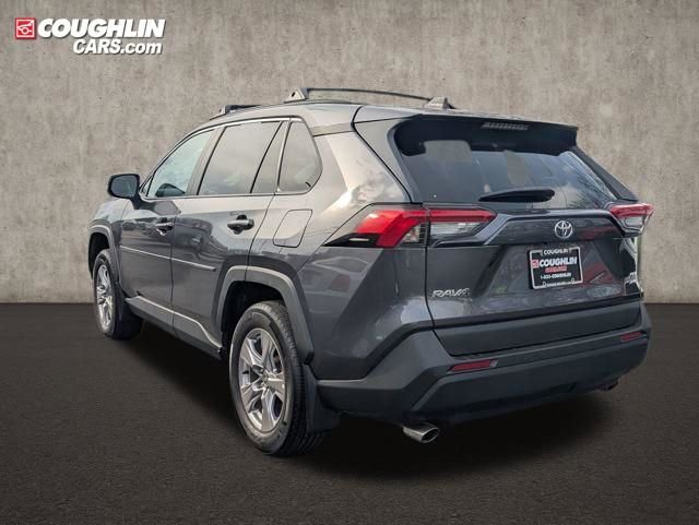 Used 2023 Toyota RAV4 XLE w/ Convenience Package image 5