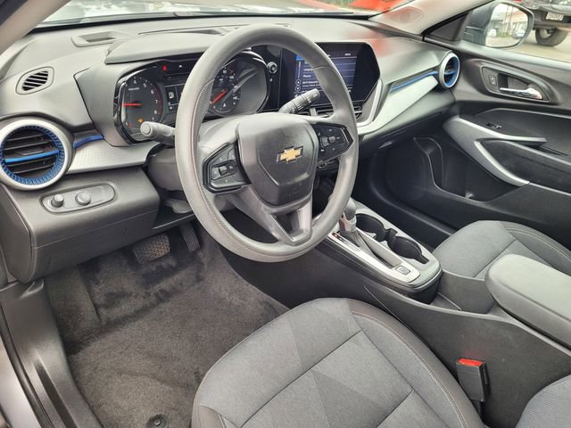 Used 2025 Chevrolet Trax LS w/ Driver Confidence Package image 7