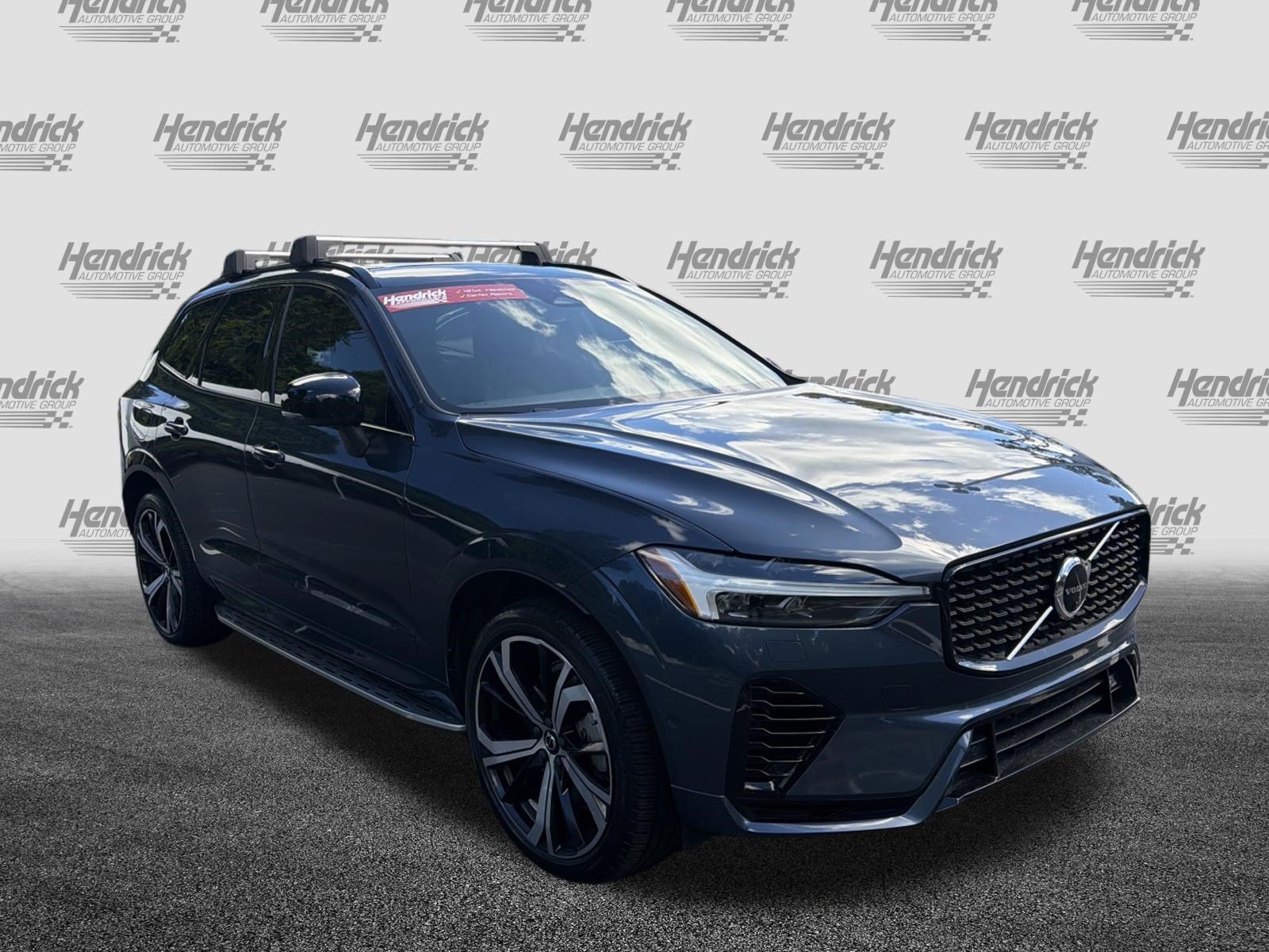 Used 2022 Volvo XC60 T8 R-Design w/ Advanced Package AWD/4WD image 2