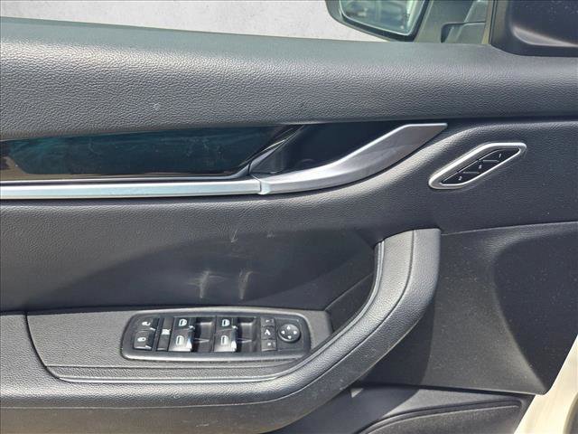 Used 2018 Maserati Levante image 12