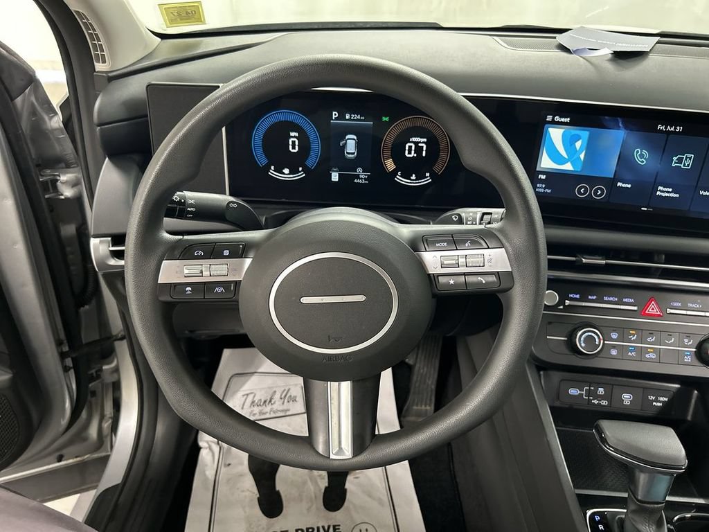 Used 2025 Hyundai Tucson SE AWD/4WD image 4