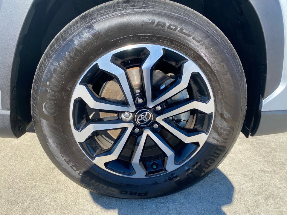 Used 2024 Toyota Corolla Cross AWD Hybrid image 29