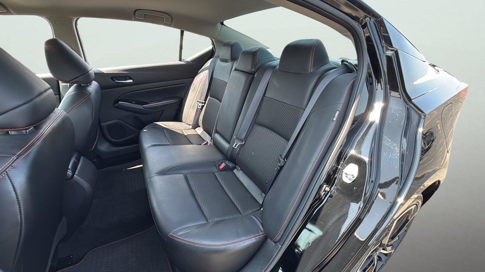 Used 2024 Nissan Altima 2.5 SR FWD image 19