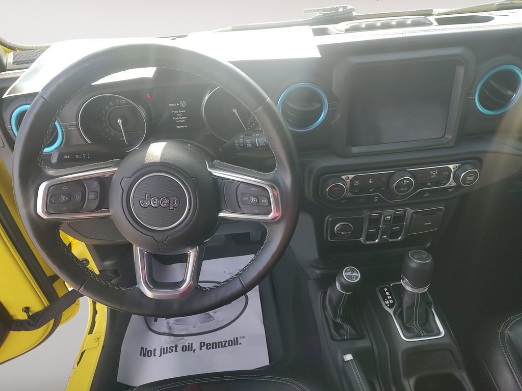 Used 2022 Jeep Wrangler Unlimited Sahara w/ Cold Weather Group AWD/4WD image 10