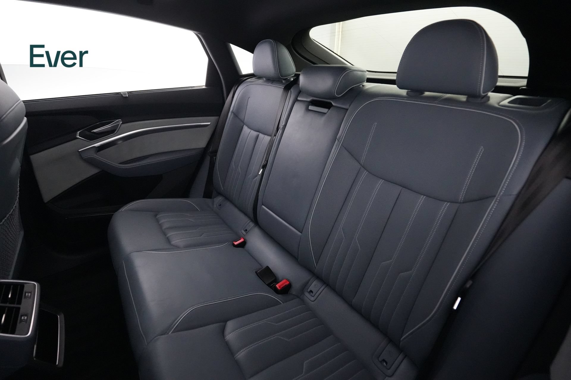 Used 2022 Audi e-tron Prestige AWD/4WD image 24