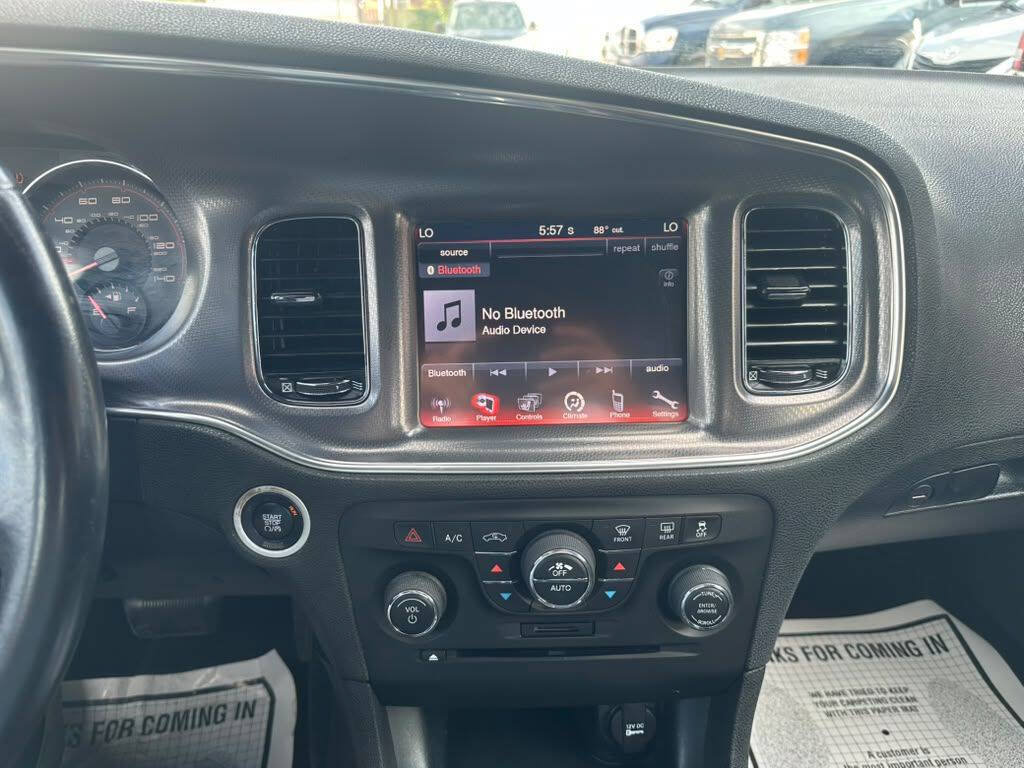 Used 2014 Dodge Charger SXT RWD image 16