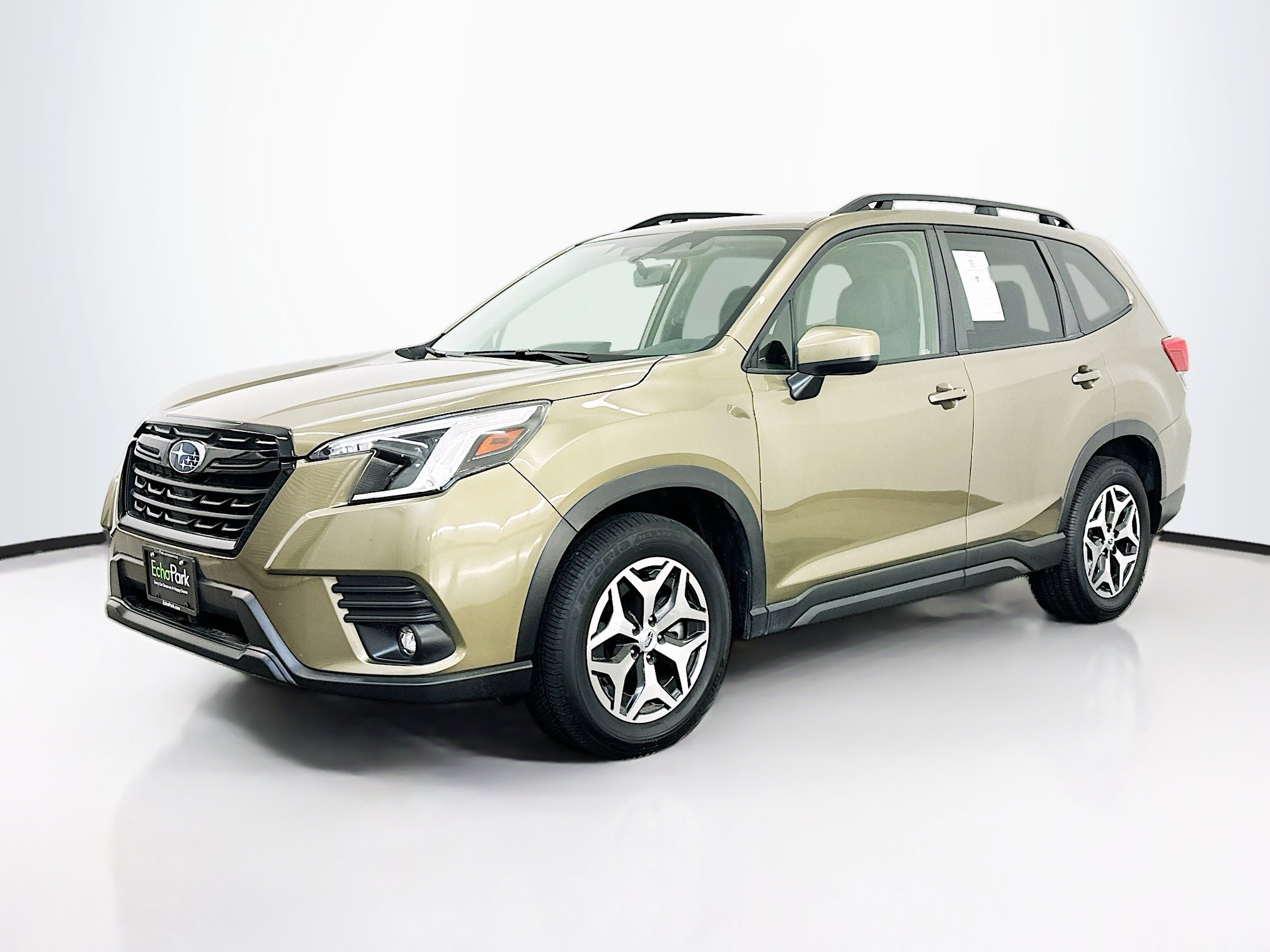 Used 2024 Subaru Forester Premium image 3