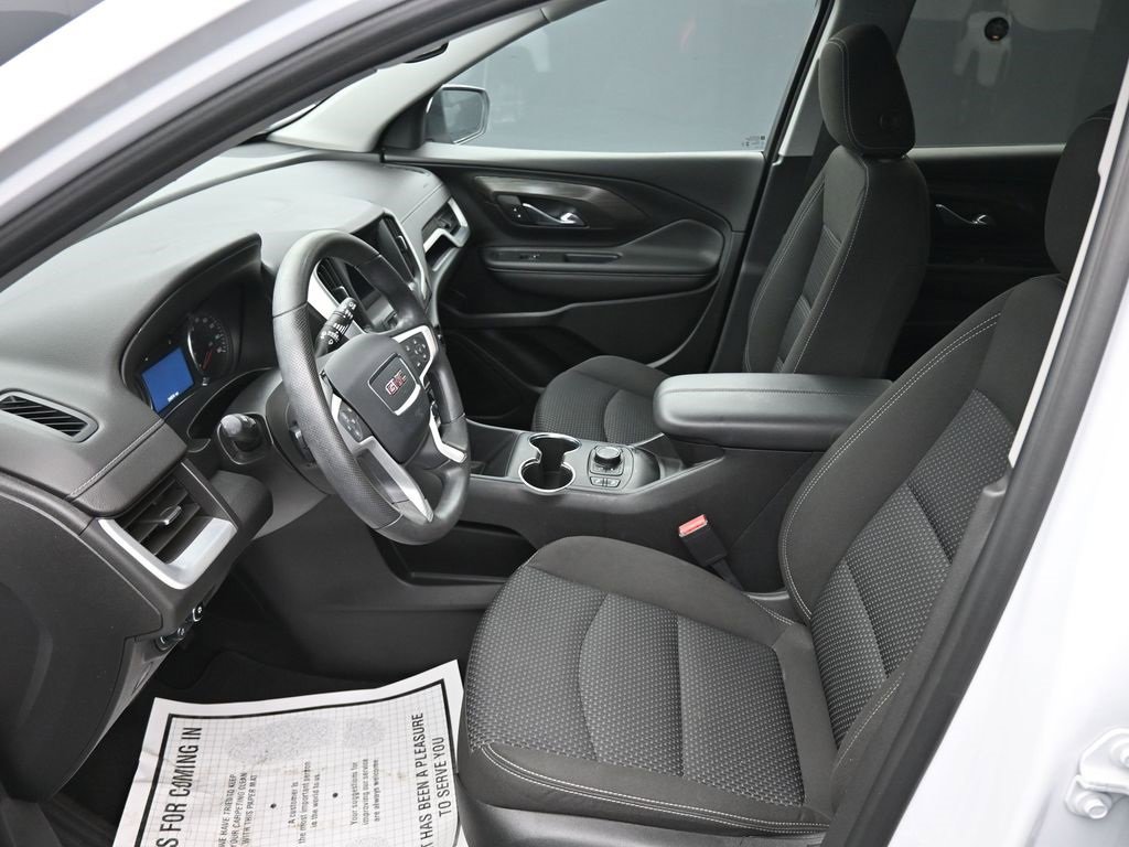 Used 2023 GMC Terrain SLE w/ Driver Convenience Package image 11