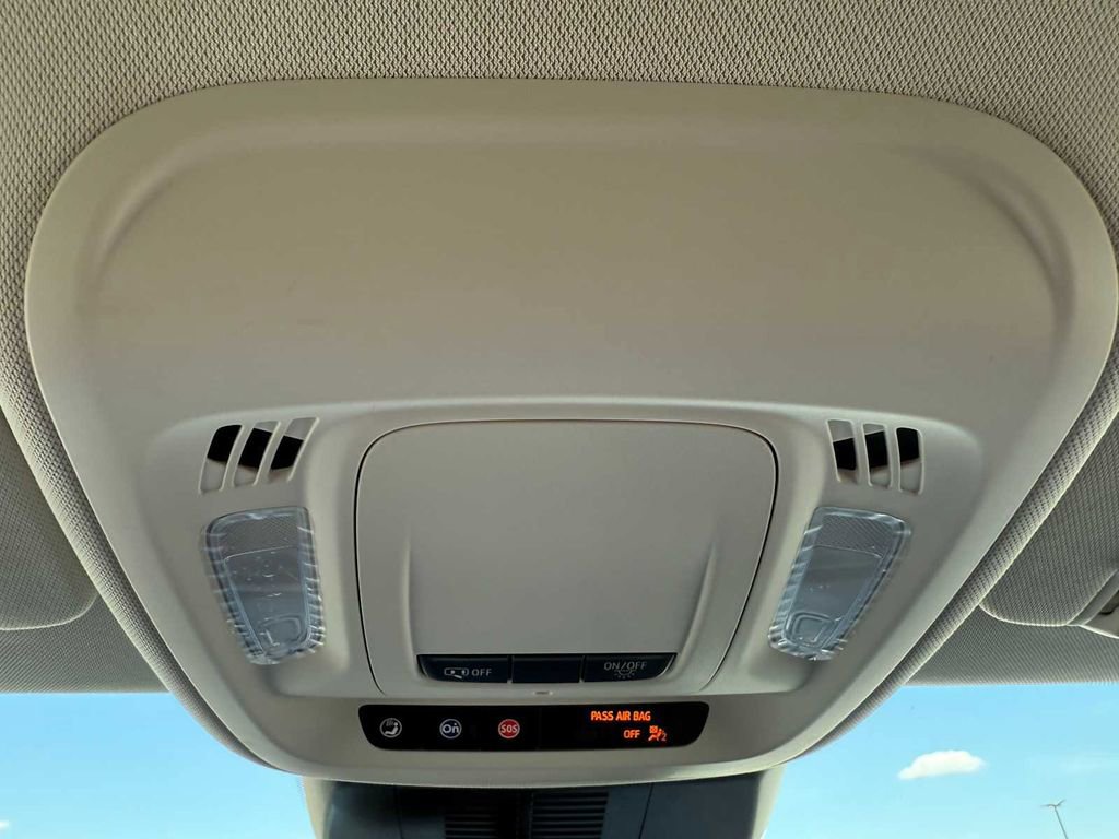 Used 2025 Buick Envision Preferred image 36