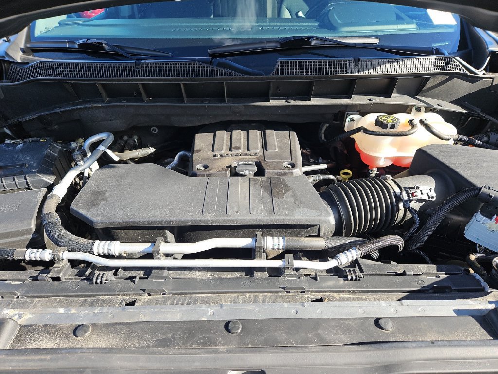 Used 2023 Chevrolet Silverado 1500 LT AWD/4WD image 35