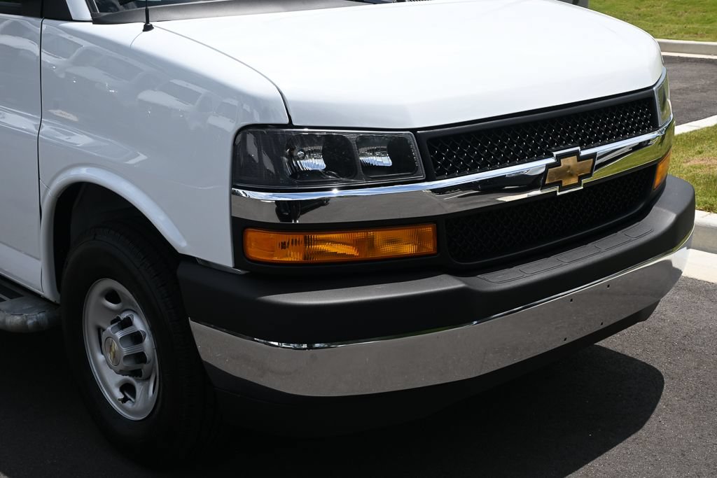 Used 2025 Chevrolet Express 2500 w/ Driver Convenience Package RWD image 29
