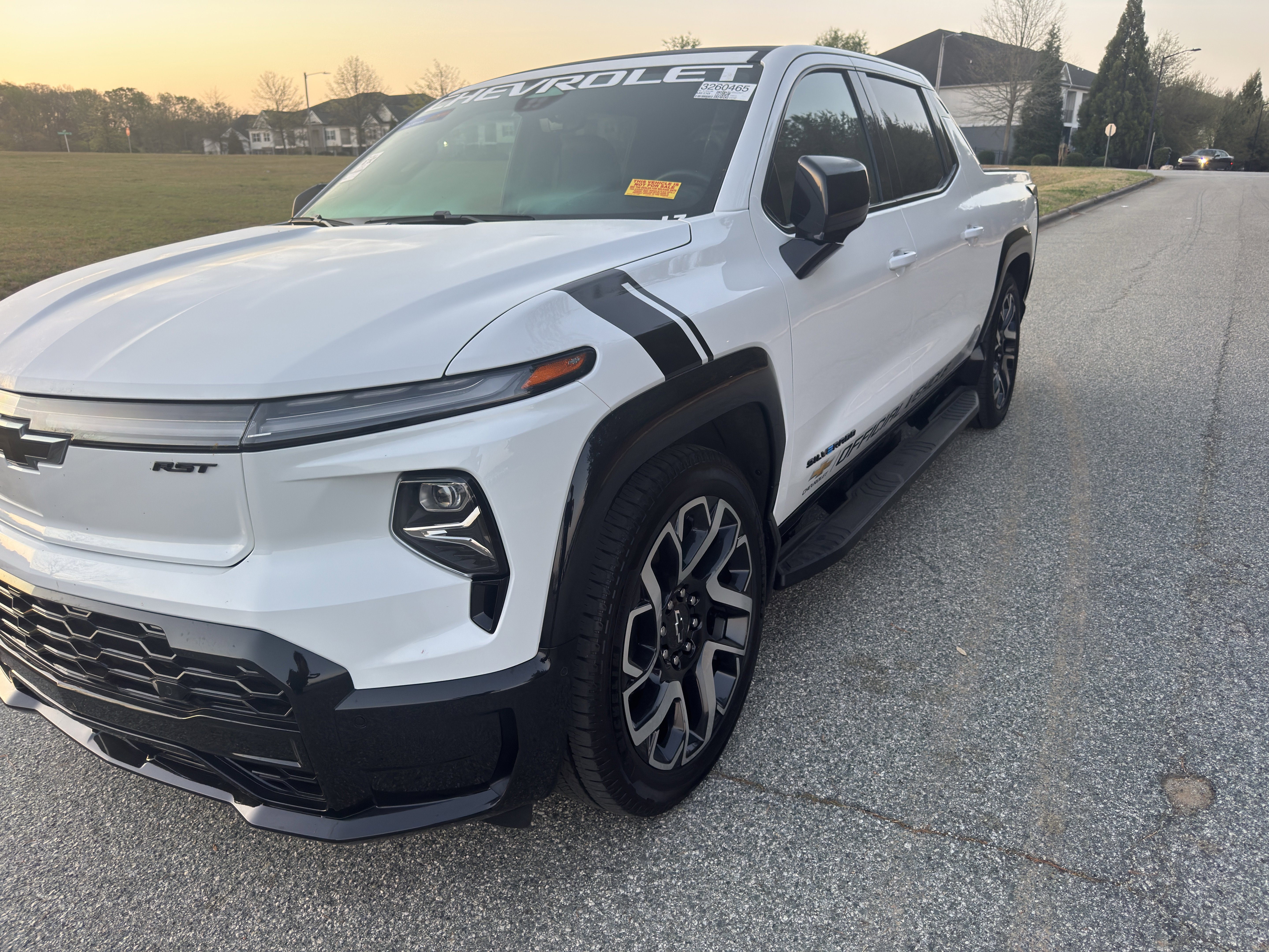 Certified 2025 Chevrolet Silverado EV RST image 5