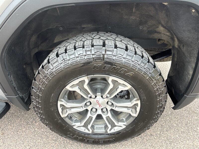 Used 2023 GMC Sierra 1500 SLT w/ SLT Convenience Package AWD/4WD image 14