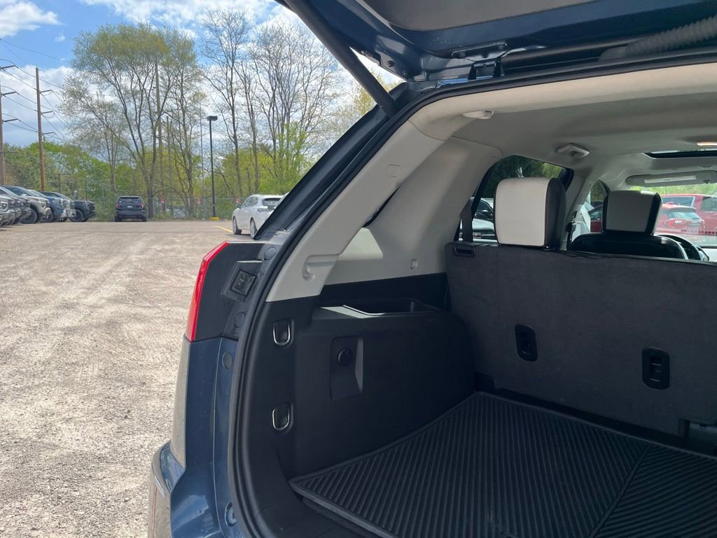 Used 2017 GMC Terrain SLT w/ Open Road Package FWD image 12