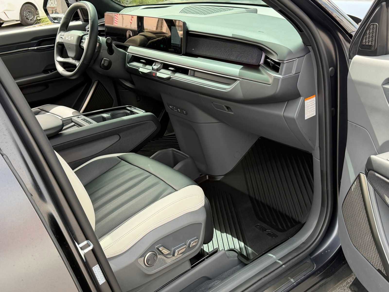 Used 2026 Kia EV9 GT-Line AWD/4WD image 33