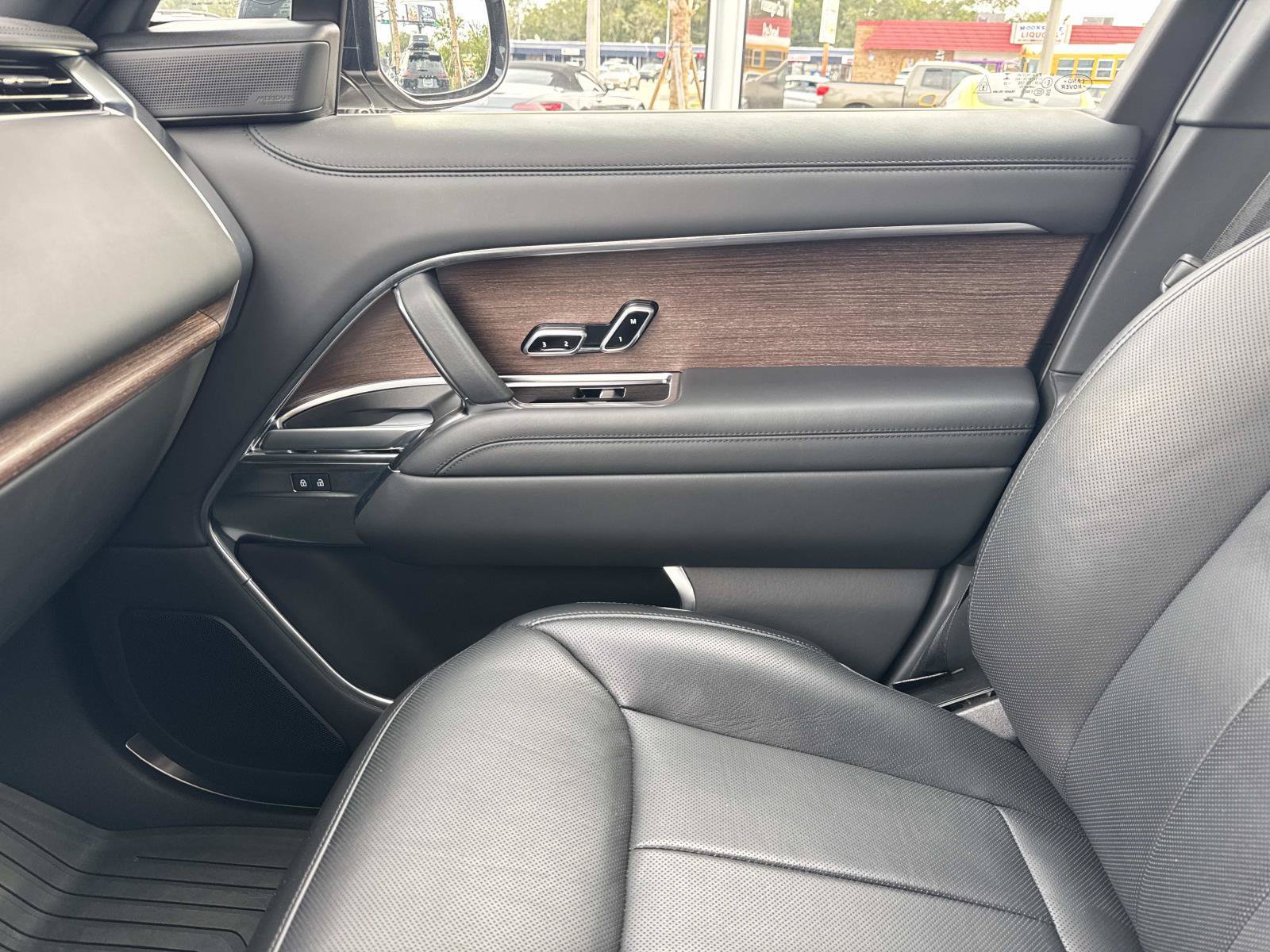 Used 2023 Land Rover Range Rover Autobiography AWD/4WD image 25