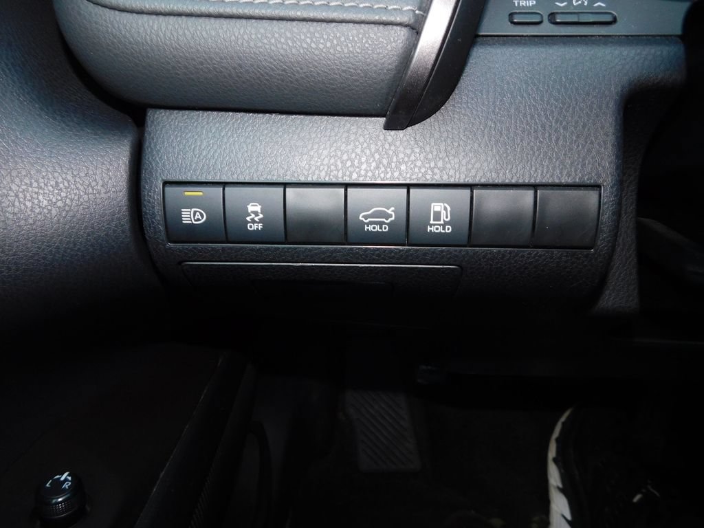 Used 2023 Toyota Camry SE FWD image 23