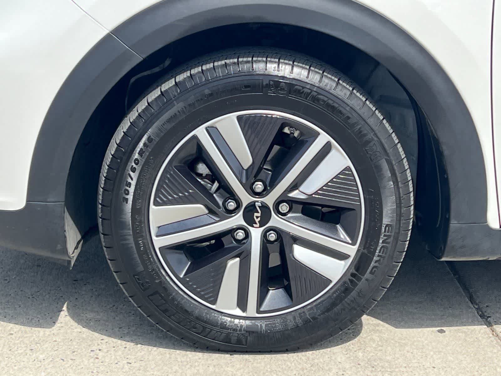 Used 2022 Kia Niro EX Premium image 26