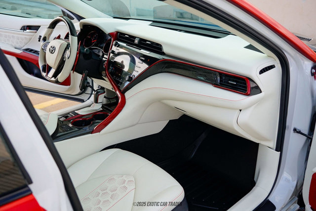 Used 2019 Toyota Camry XSE image 30