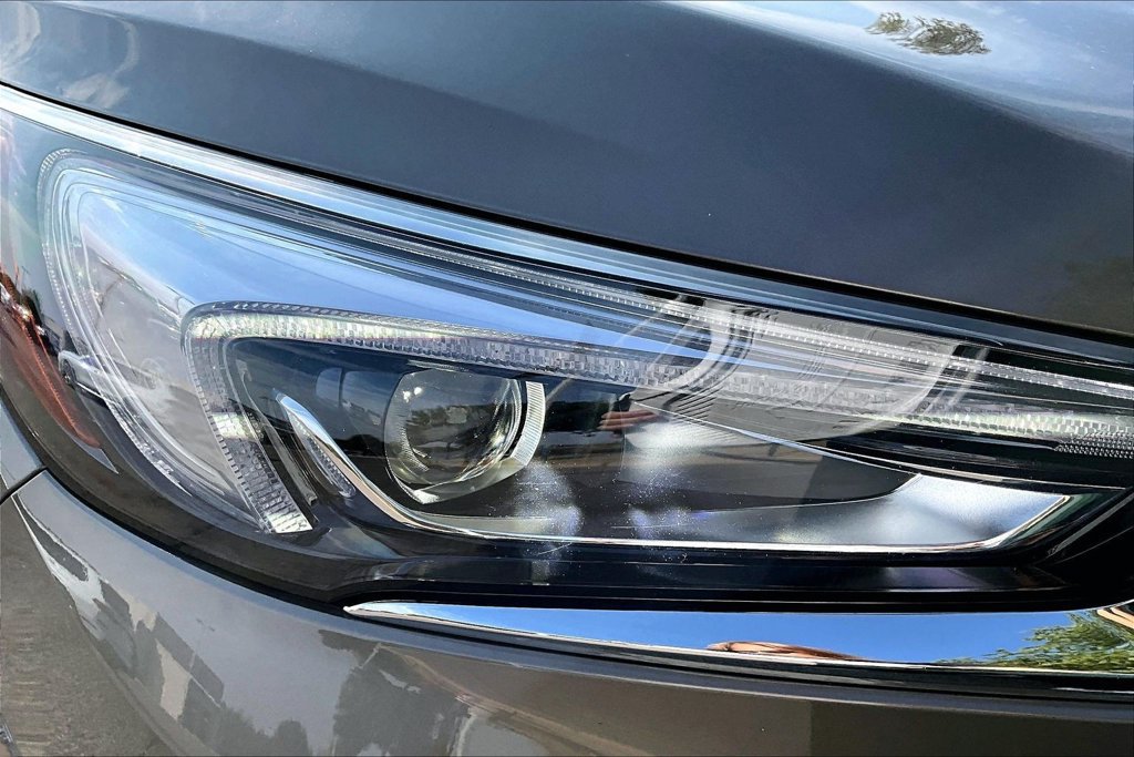 Used 2020 Buick Enclave Premium w/ Surround and Sites Package FWD image 32