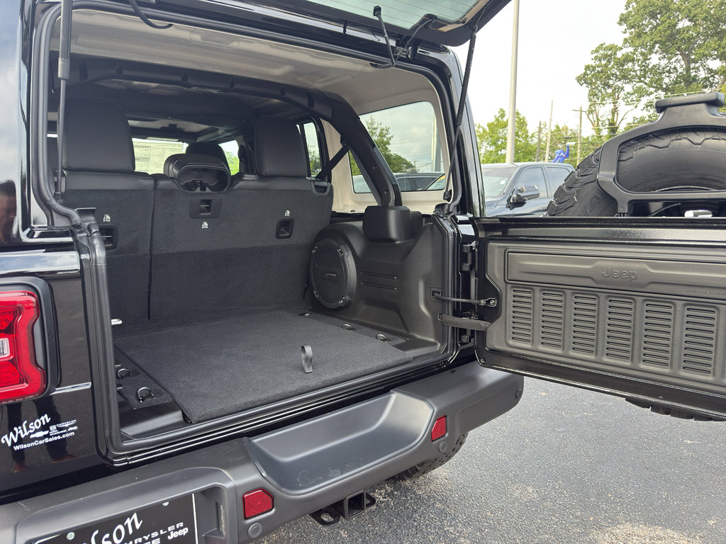 New 2025 Jeep Wrangler Rubicon w/ XTREMEE 35" Tire Package image 9