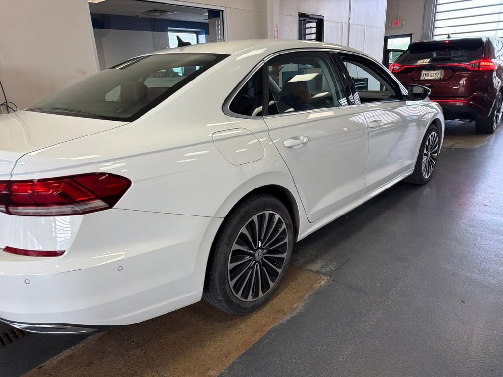 Used 2022 Volkswagen Passat 2.0T FWD image 8