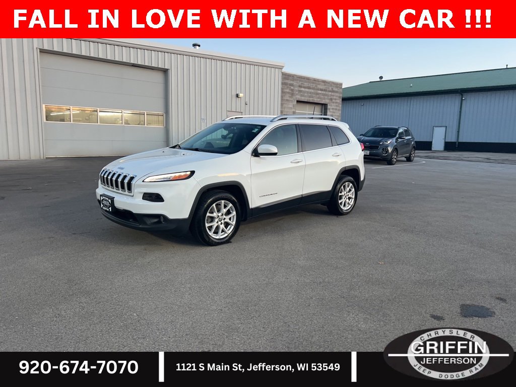 Used 2017 Jeep Cherokee Latitude w/ Cold Weather Group image 2