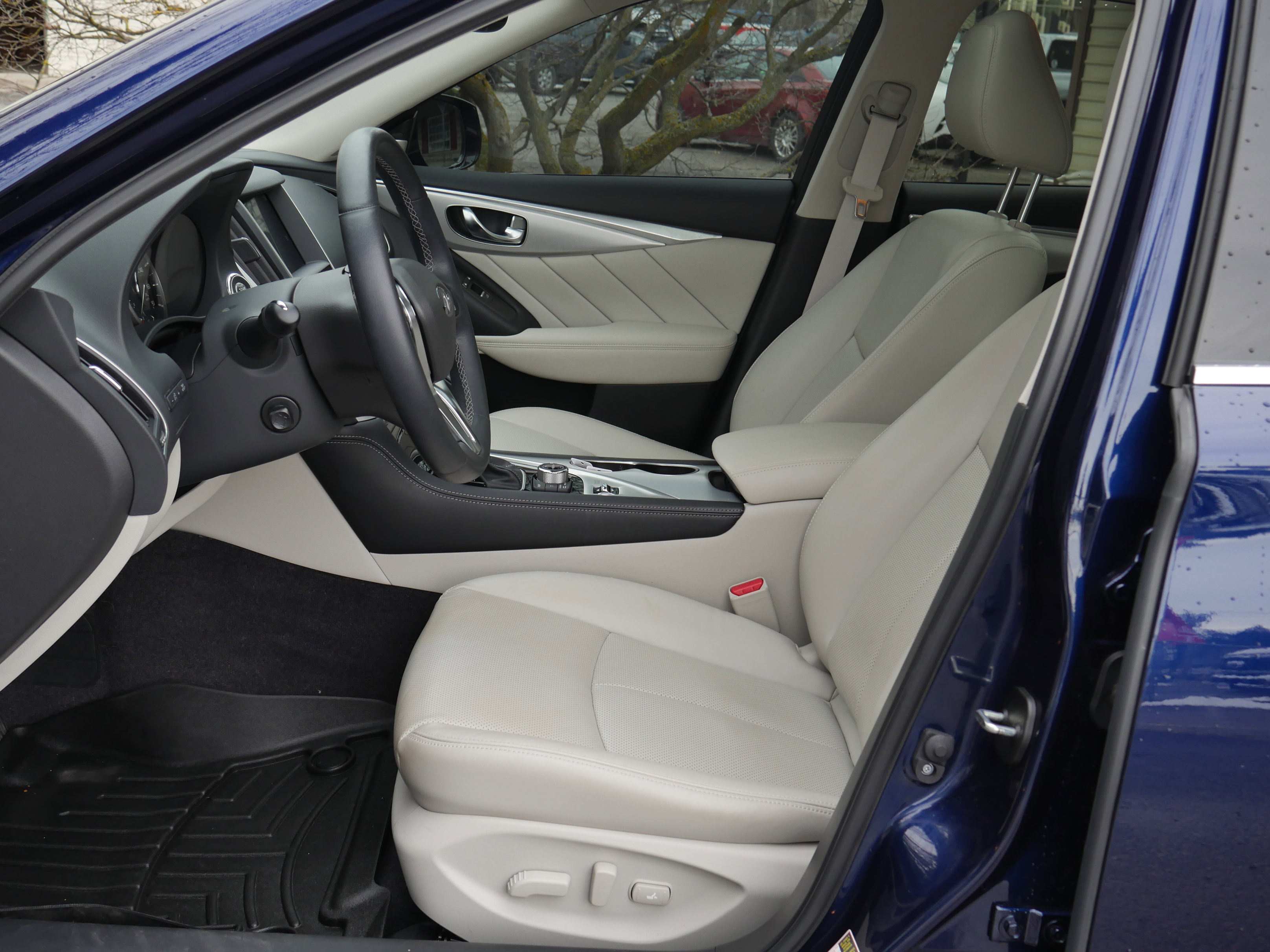 Used 2024 INFINITI Q50 Luxe w/ Cargo Package AWD/4WD image 10