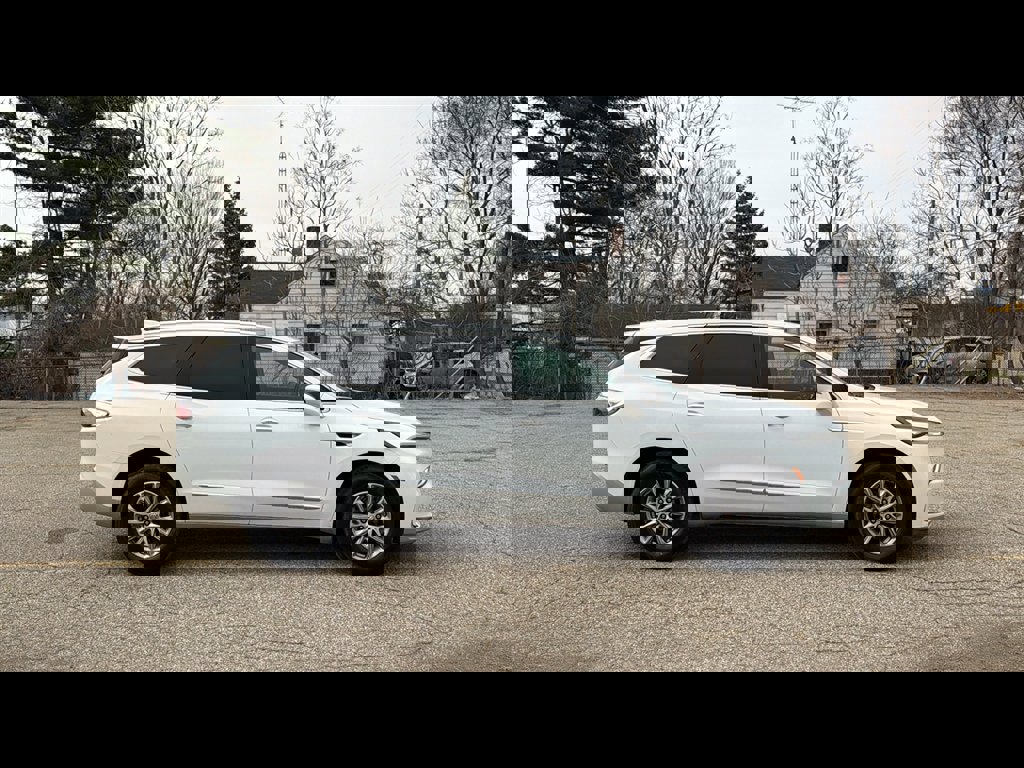 Used 2023 Buick Enclave Essence FWD image 6