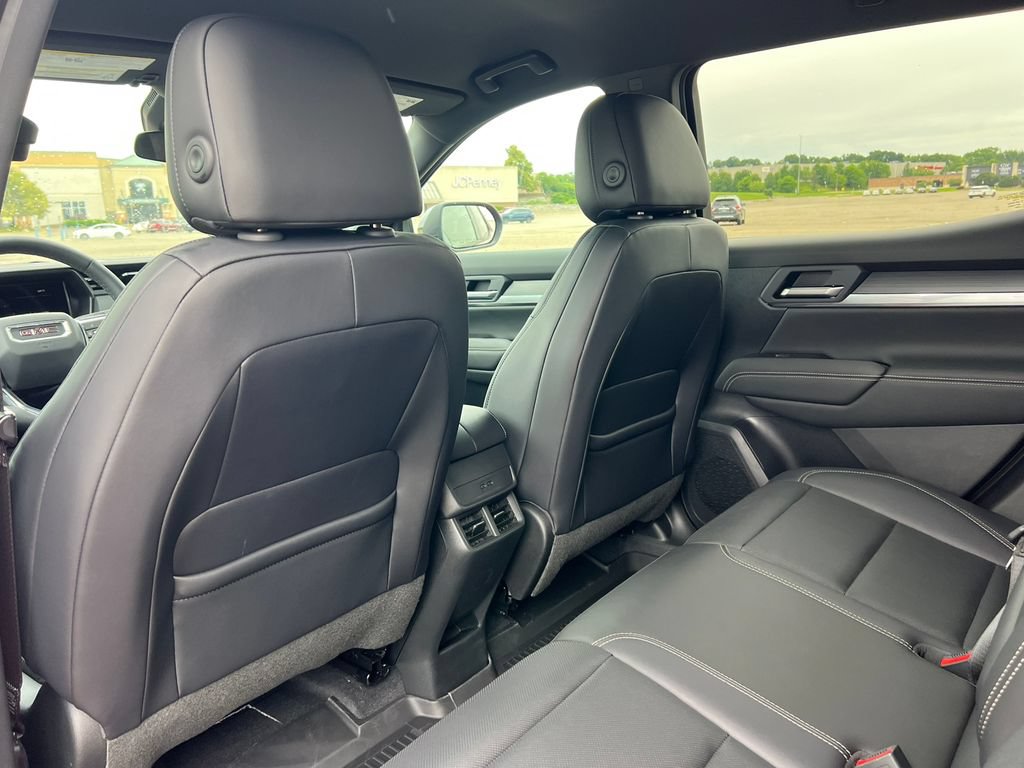 New 2027 GMC Terrain Elevation w/ LPO, Floor Liner Package AWD/4WD image 34