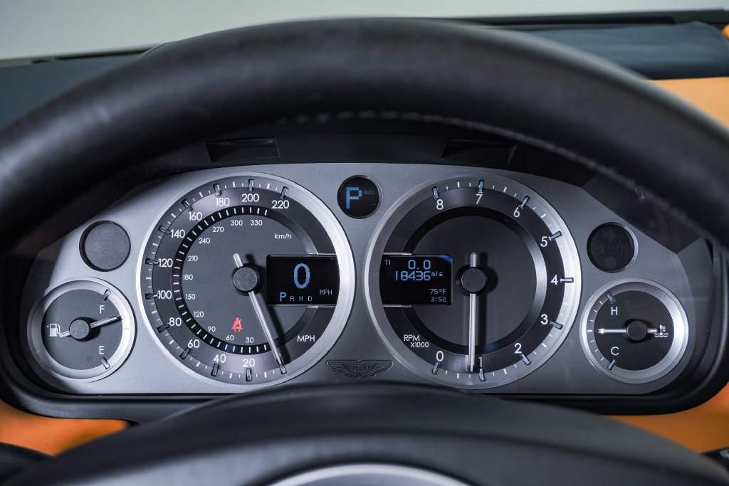 Used 2014 Aston Martin DB9 Volante RWD image 30