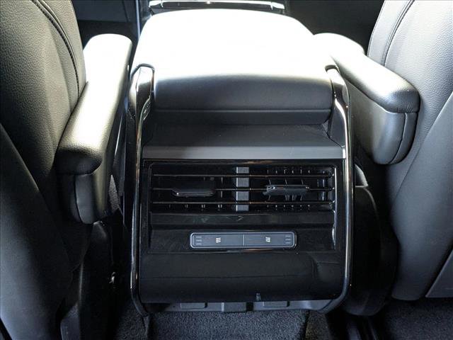 Used 2025 Land Rover Range Rover Sport image 19