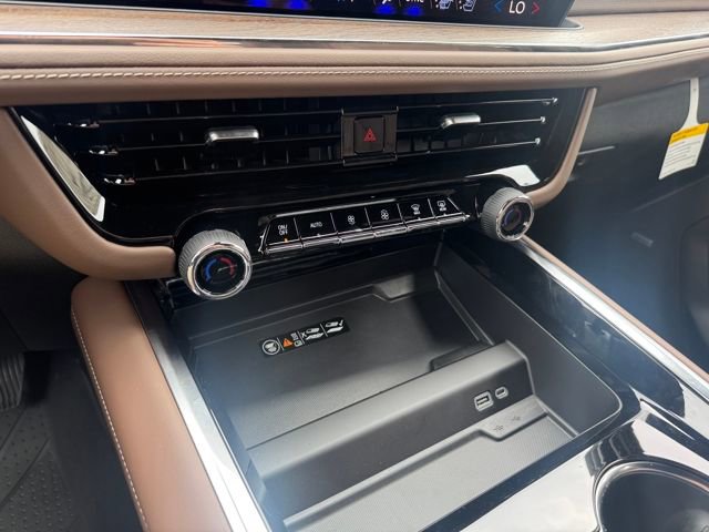 New 2026 Chevrolet Suburban High Country AWD/4WD image 32