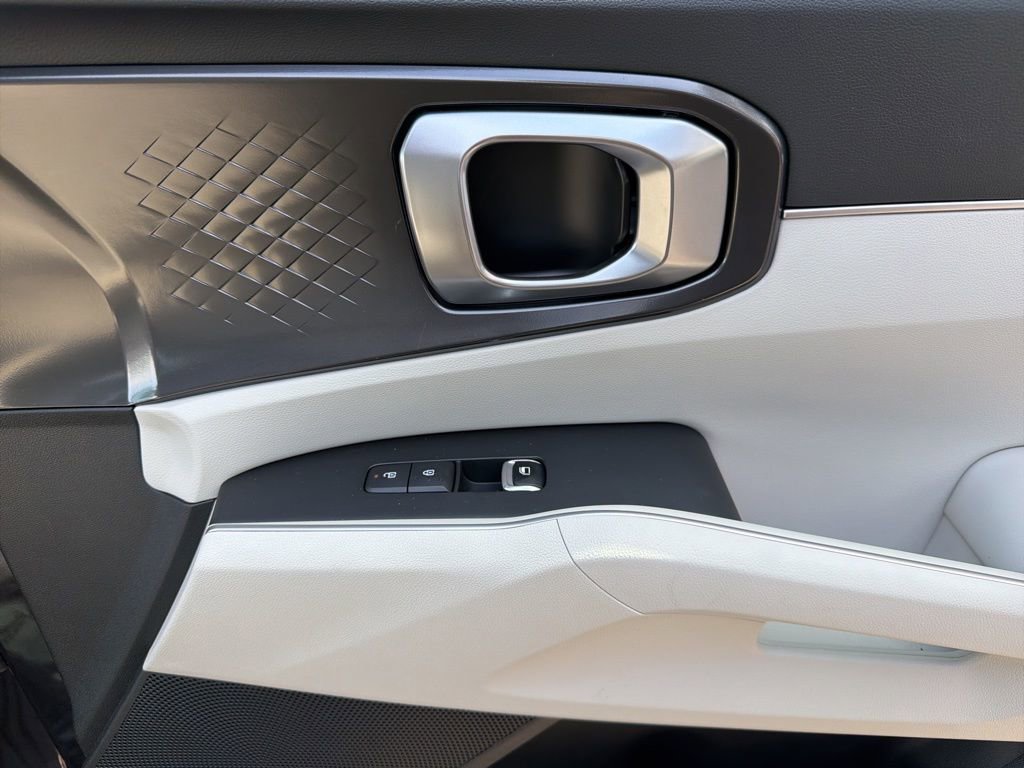 Certified 2025 Kia Sorento EX w/ Panoramic Sunroof Package image 28