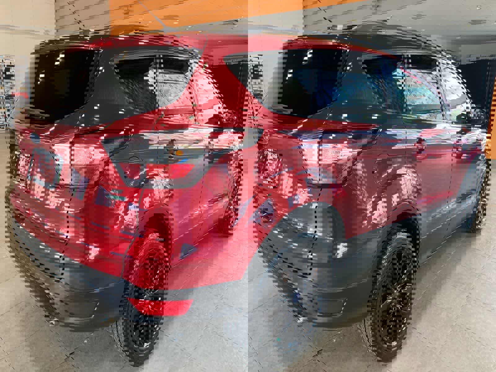 Used 2017 Ford Escape SE w/ Equipment Group 201A FWD image 5