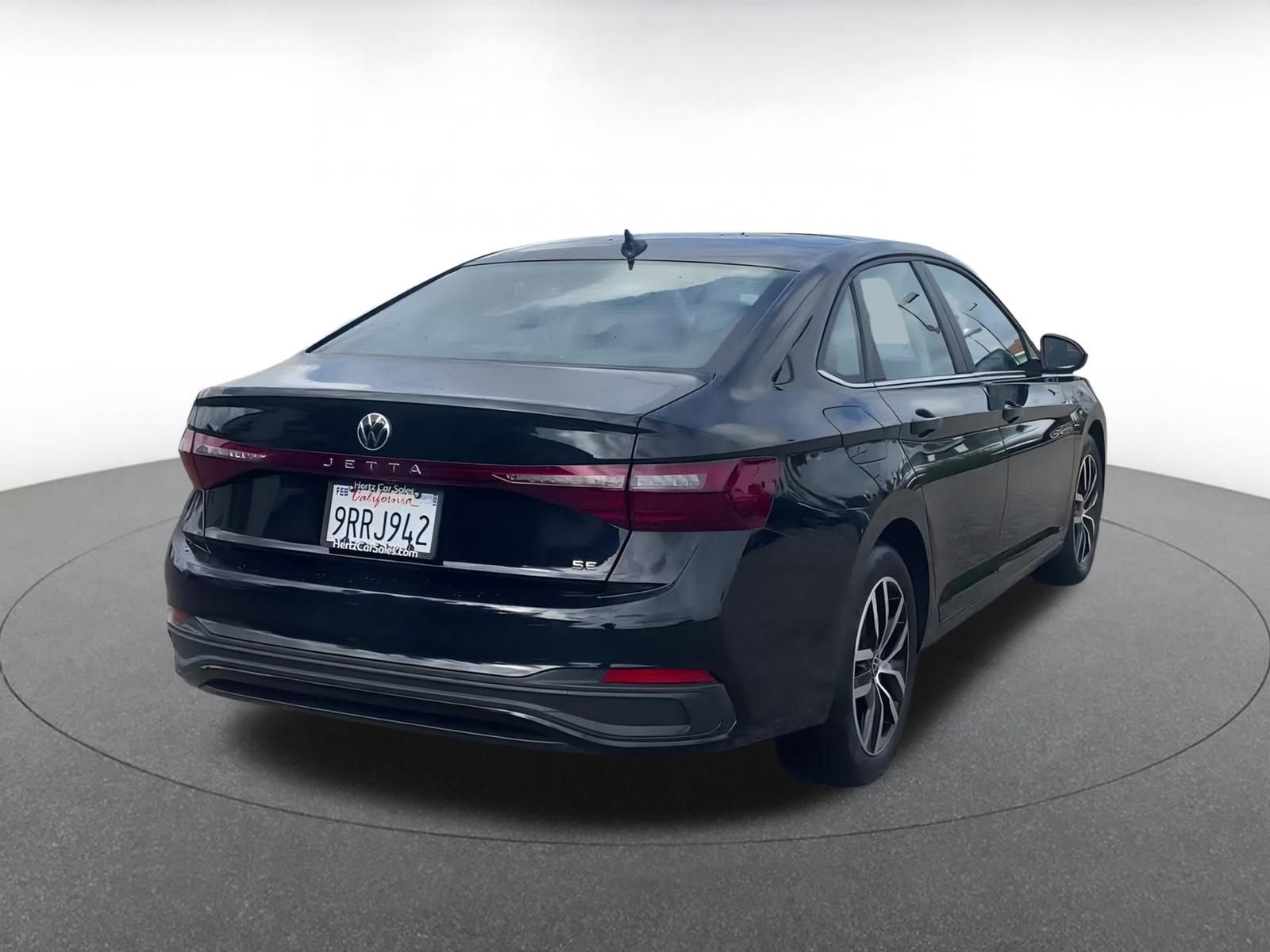 Used 2025 Volkswagen Jetta SE image 14