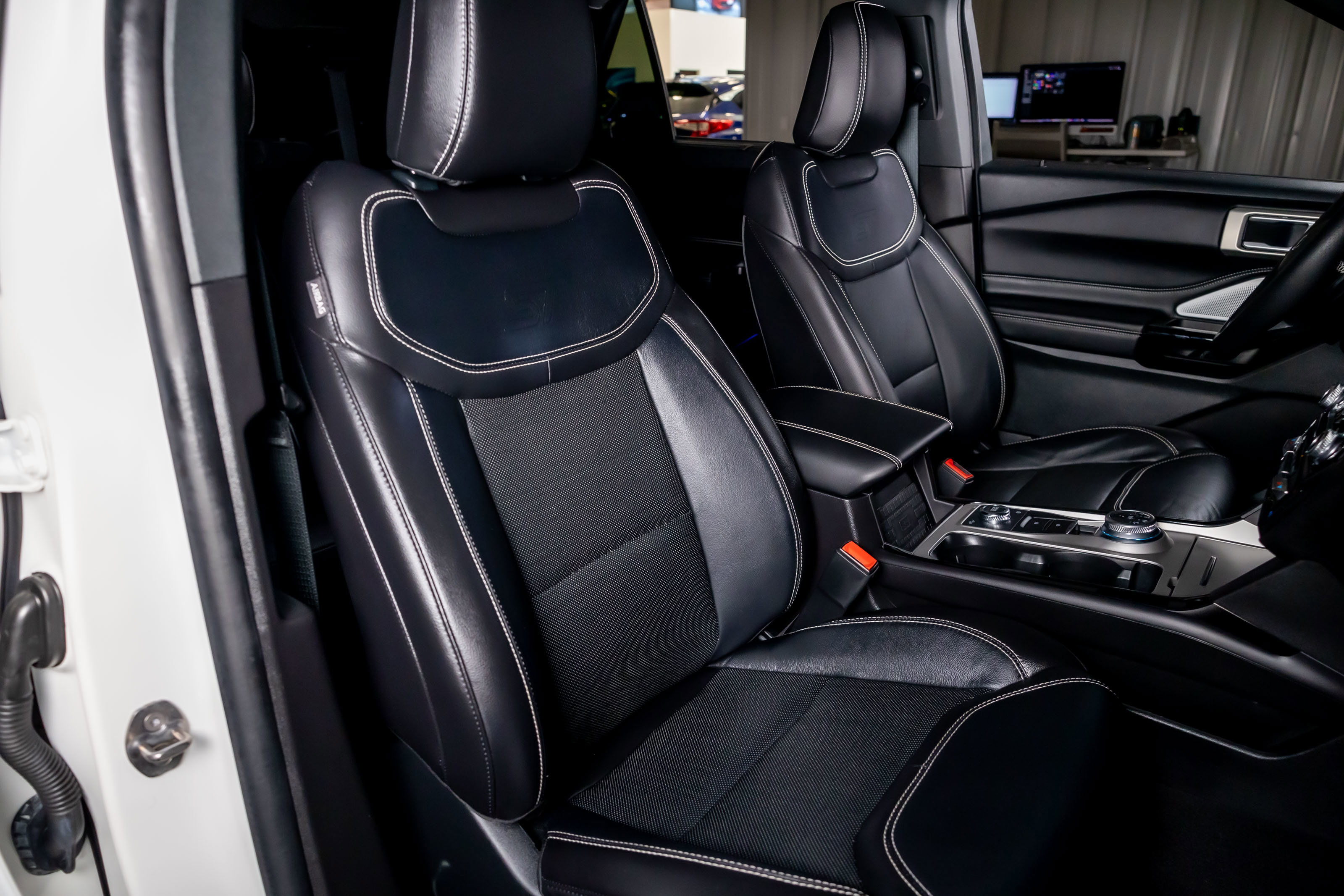 Used 2023 Ford Explorer ST w/ Equipment Group 401A image 21